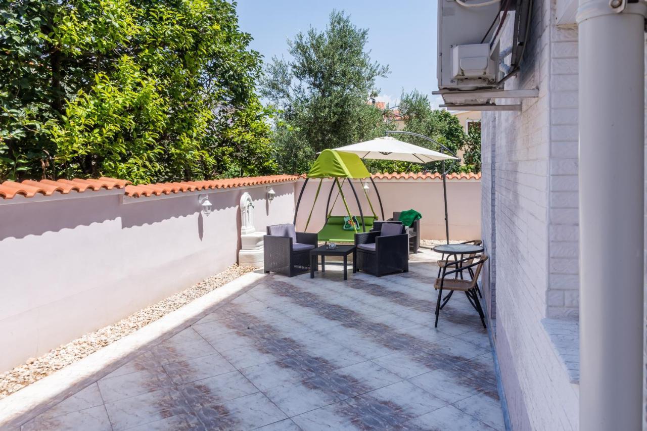 Apartments Dovana Kaštela Екстериор снимка