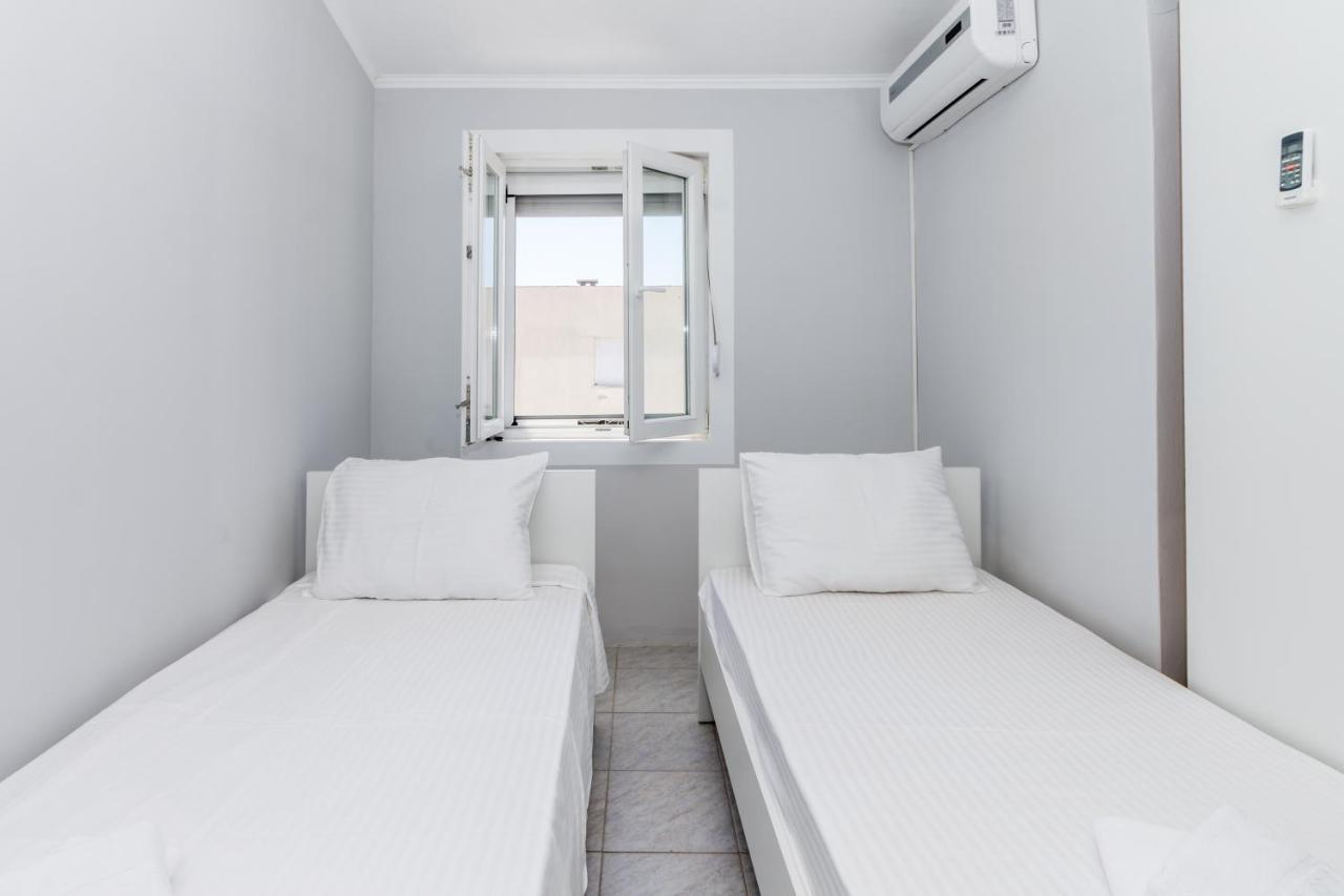 Apartments Dovana Kaštela Екстериор снимка