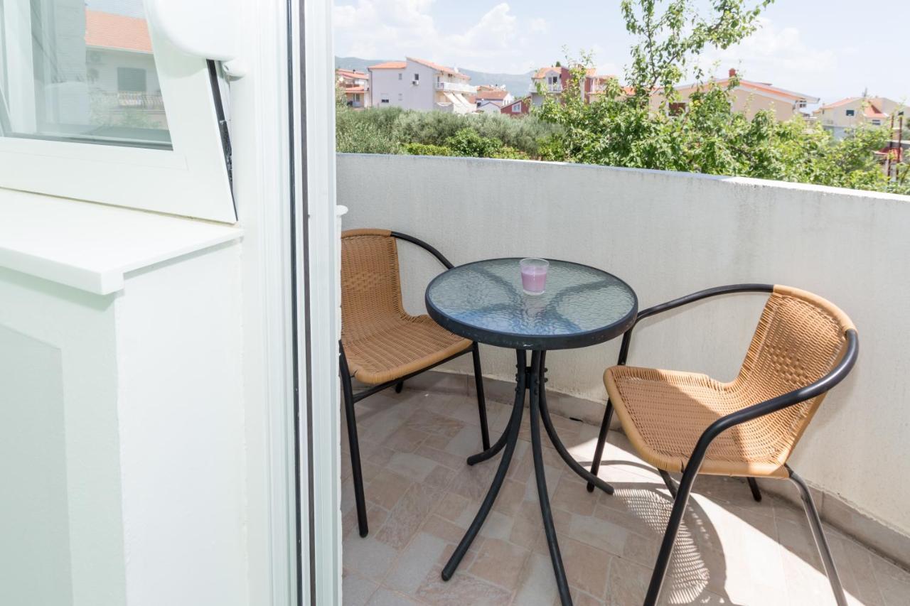 Apartments Dovana Kaštela Екстериор снимка