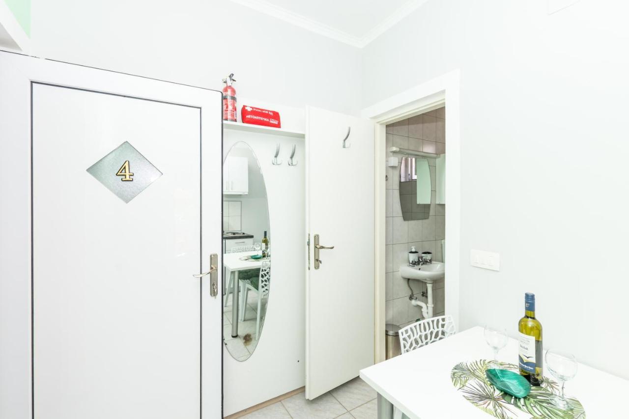 Apartments Dovana Kaštela Екстериор снимка