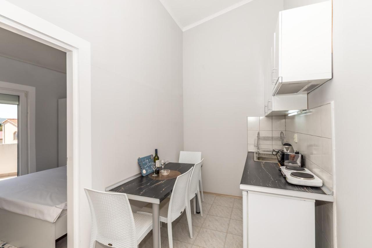 Apartments Dovana Kaštela Екстериор снимка