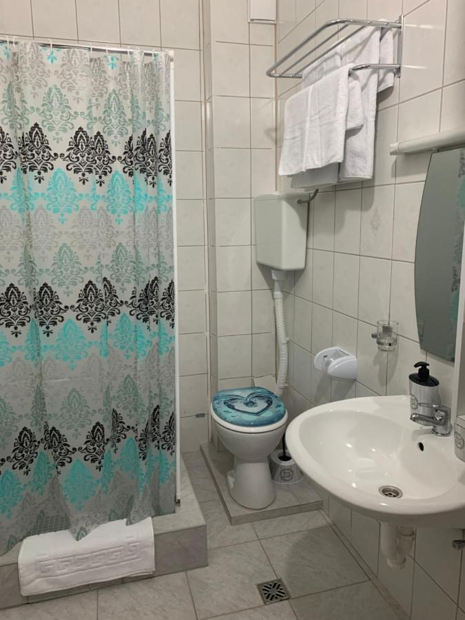 Apartments Dovana Kaštela Екстериор снимка