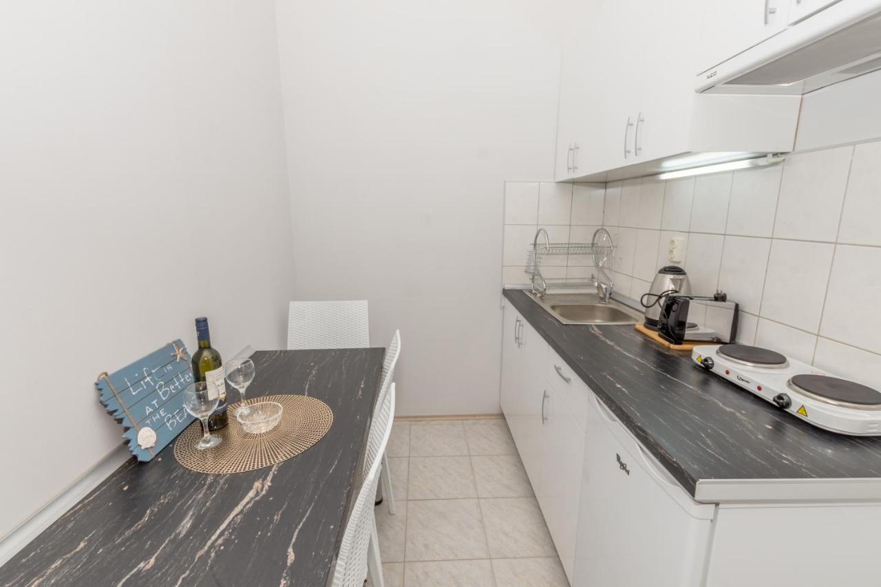 Apartments Dovana Kaštela Екстериор снимка