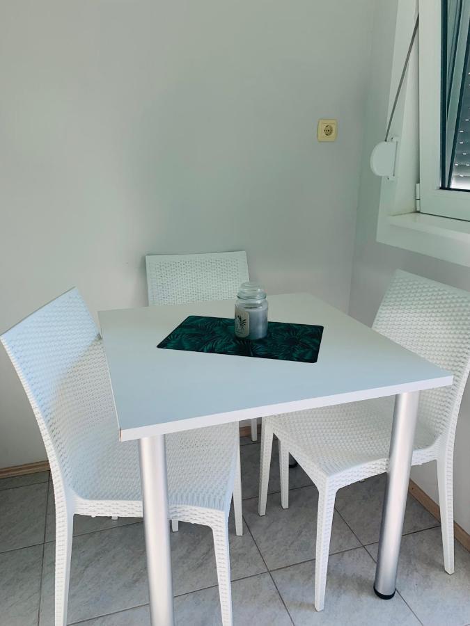 Apartments Dovana Kaštela Екстериор снимка